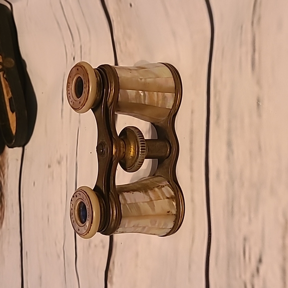 Antique Mother of Pearl Opera Glasses with Case - Picture 2 of 7